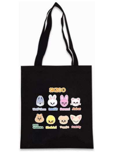 Straykids Tote bags